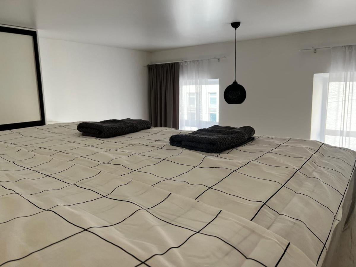 Apartment Lesya Kurbasa Leopoli Esterno foto