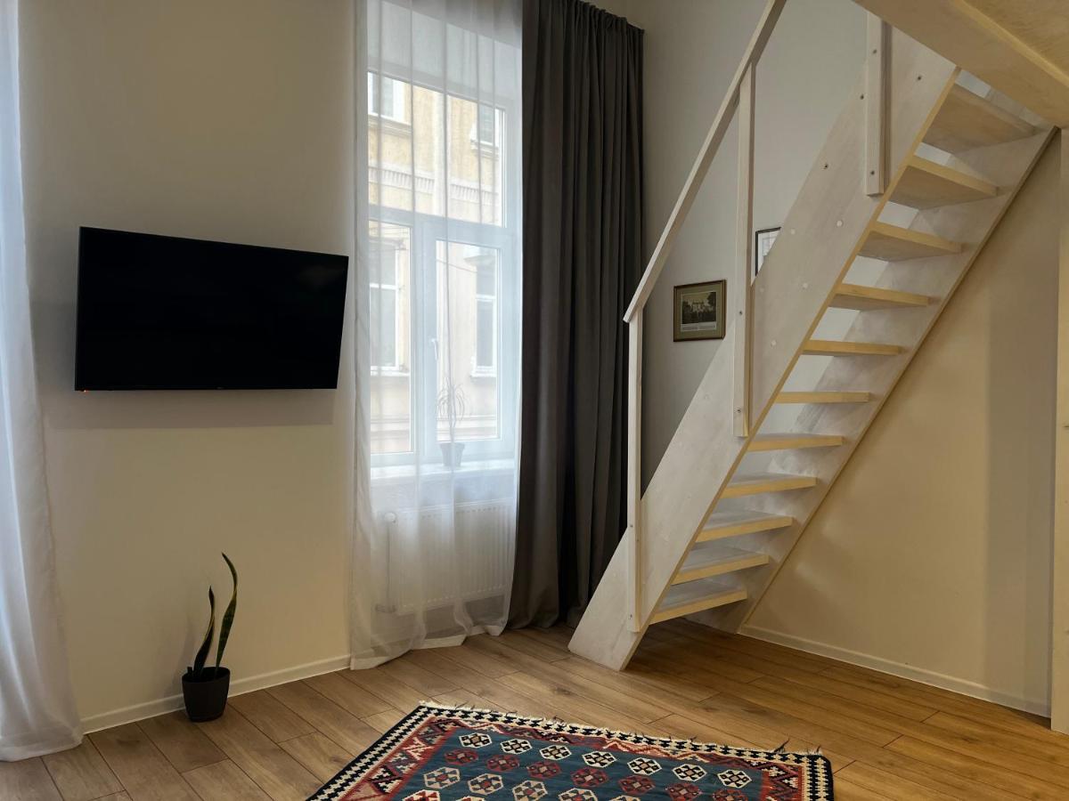 Apartment Lesya Kurbasa Leopoli Esterno foto