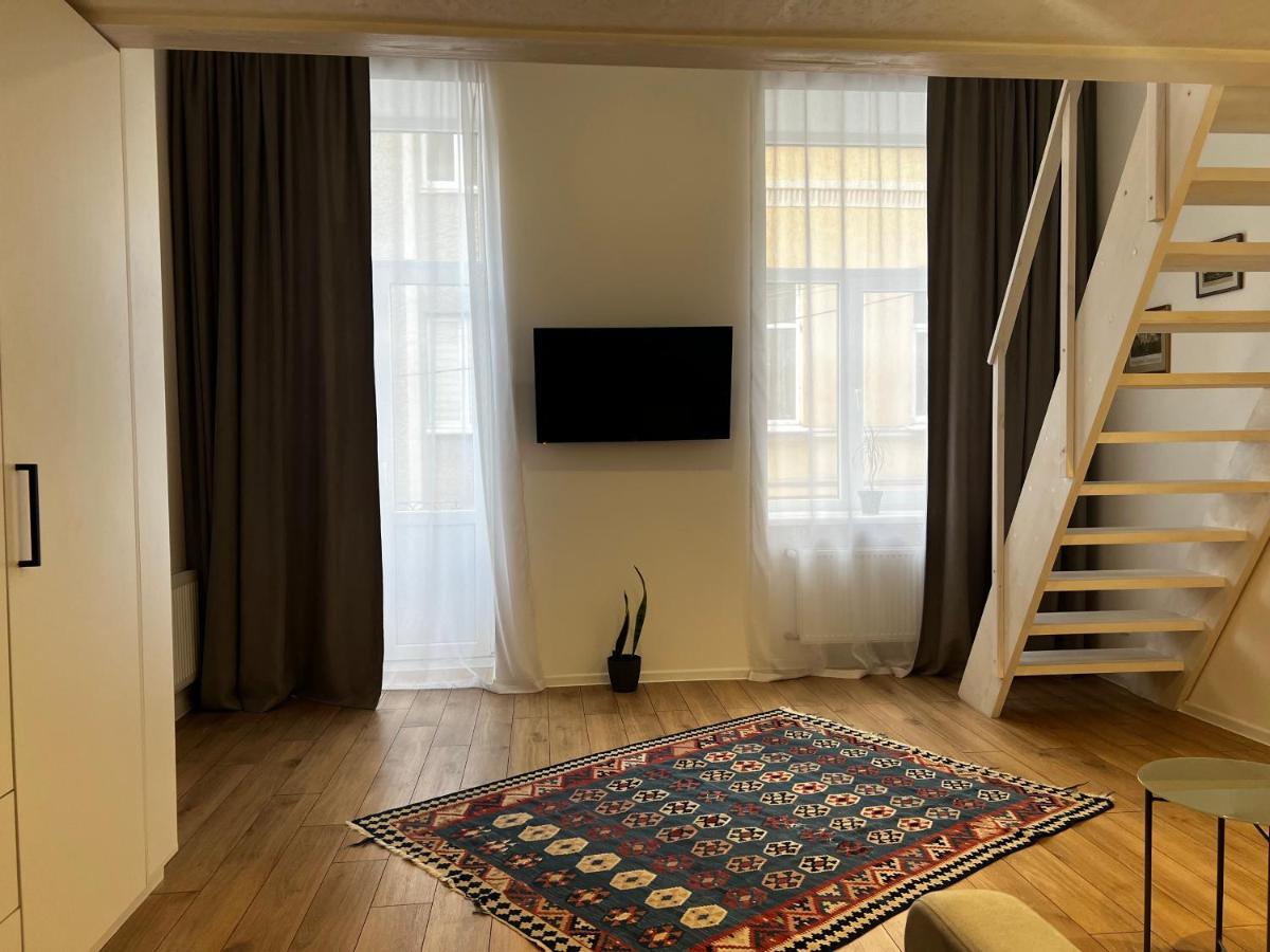 Apartment Lesya Kurbasa Leopoli Esterno foto