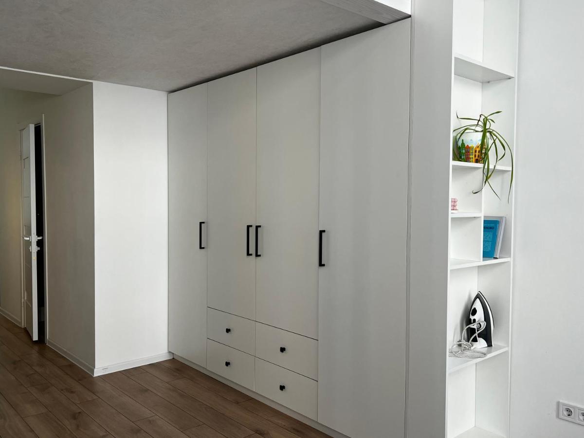 Apartment Lesya Kurbasa Leopoli Esterno foto