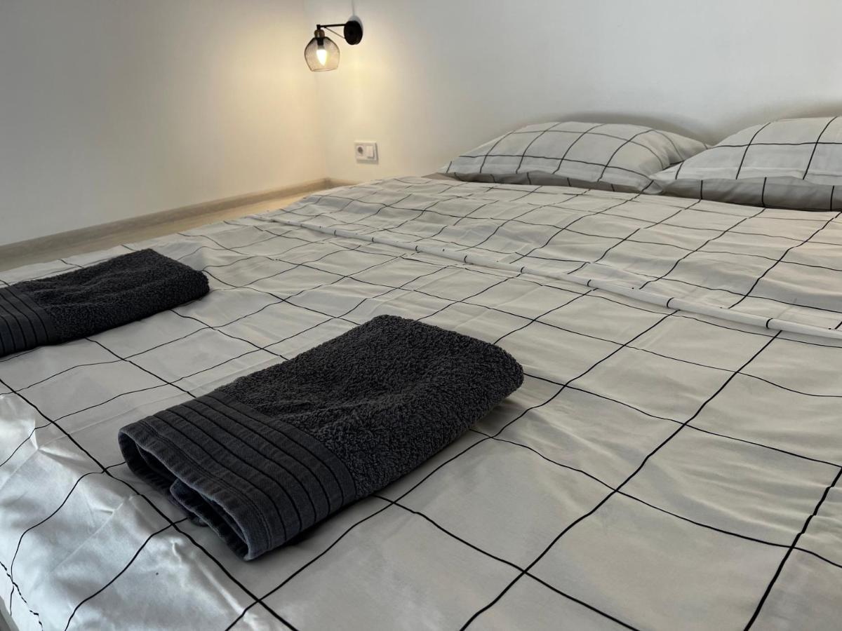 Apartment Lesya Kurbasa Leopoli Esterno foto