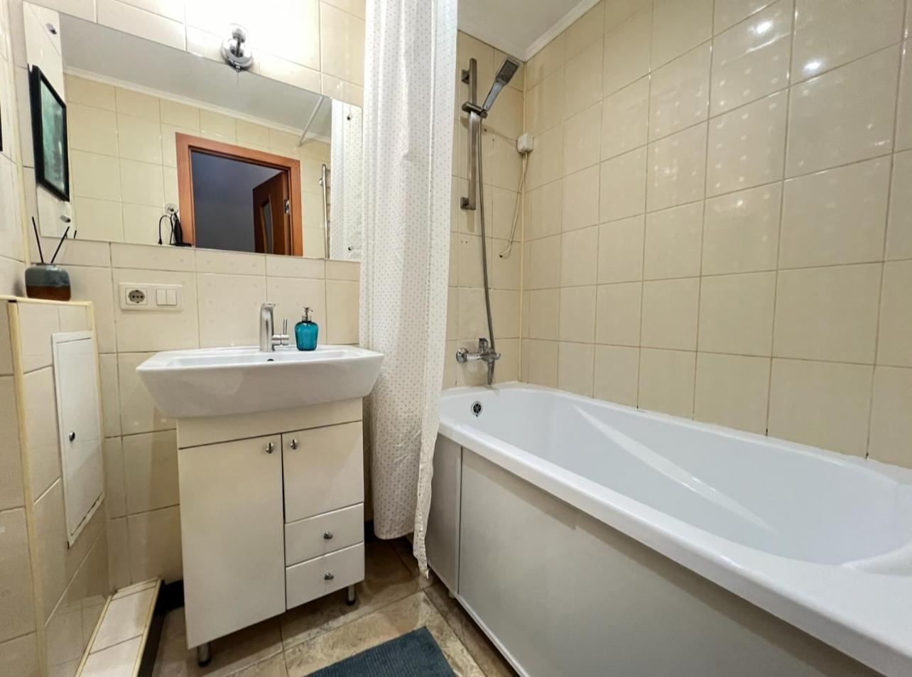Apartment Lesya Kurbasa Leopoli Esterno foto
